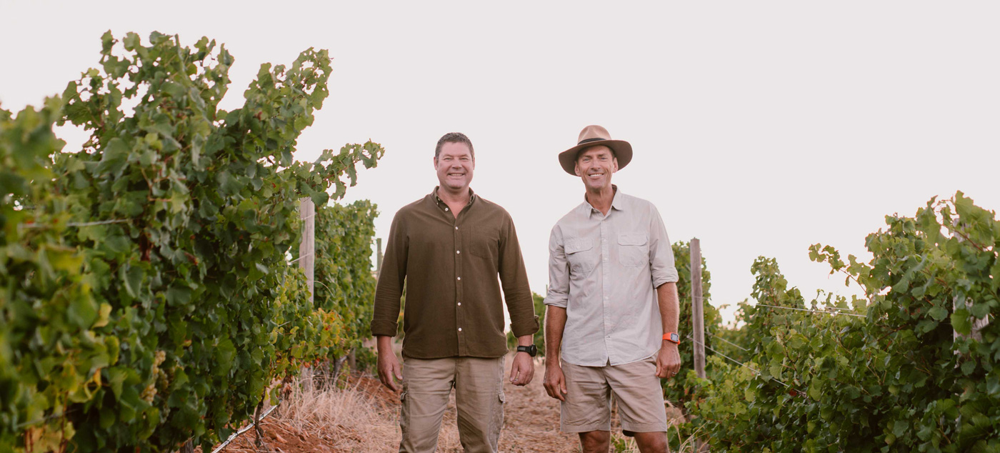 Spier-Cellar-Master-Johan-Viticulturist-Bennie-015-3388-72dpi-lr